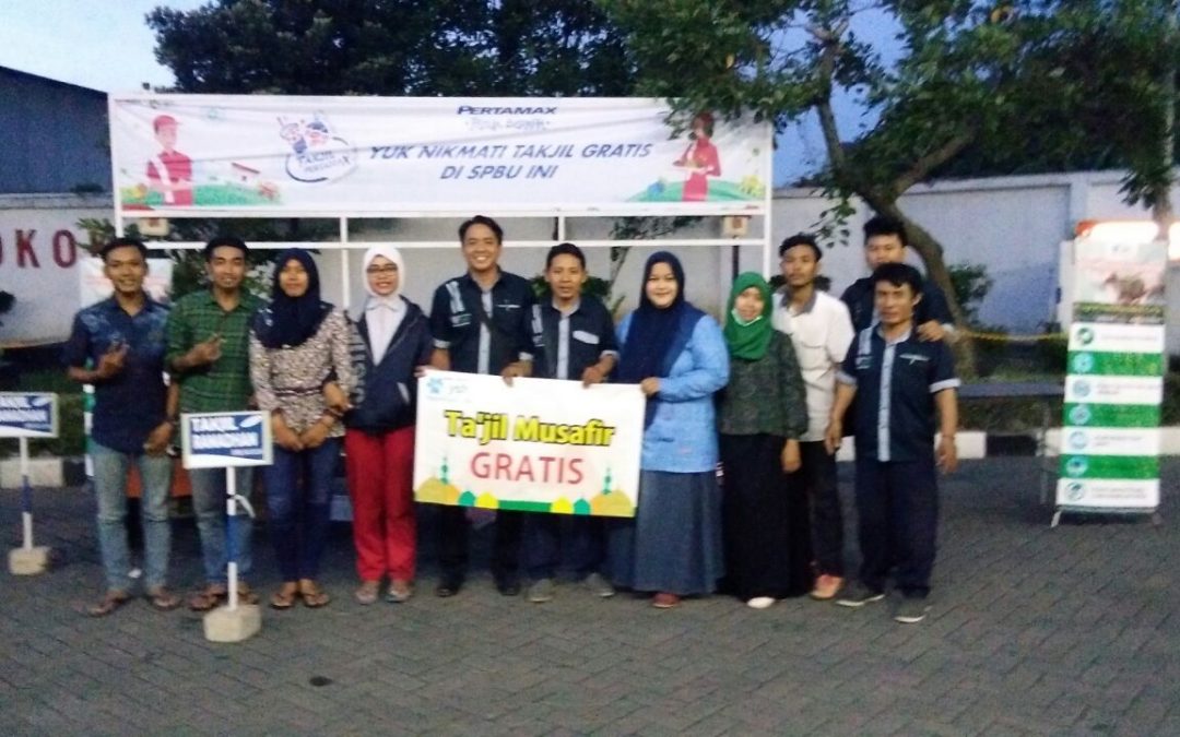 Ta’jil Musafir Di SPBU Buduran Sidoarjo