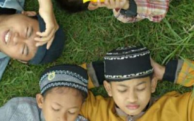 MENJADI SAHABAT YATIM